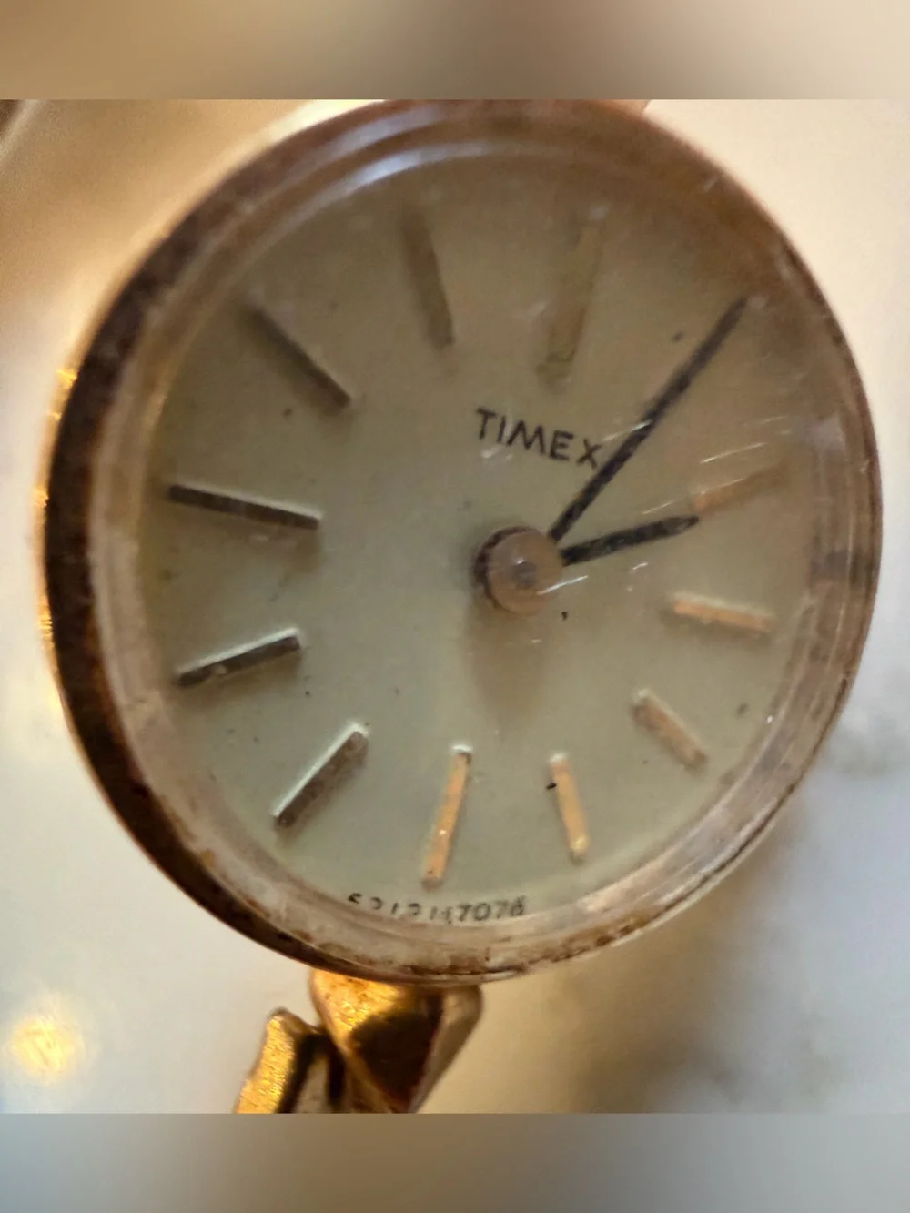 Vintage Timex Watch Women 18mm Gold Tone Stretch Band Manual Wind UNTESTED